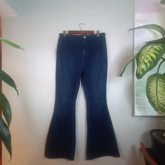 We The Free Float On High Rise Dark Wash Boho 70s Flare Back Cinch Waist Tie 32 - Picture 3 of 13